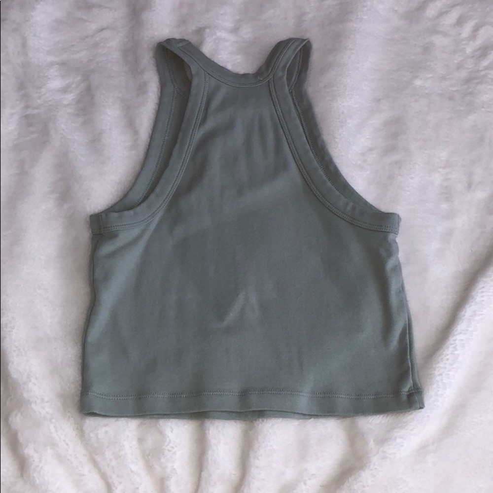 3 crop-tops - Picture 2 of 4